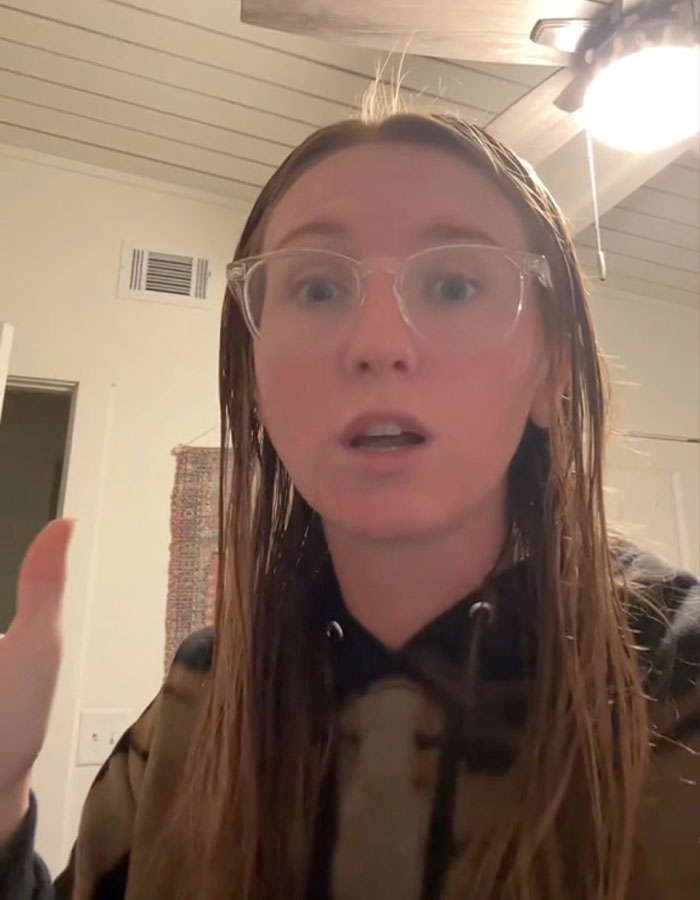 2-Year-Old Stuns Mom By Handing Her $243 In Cash—She Has No Idea Where It Came From 2-Year-Old Stuns Mom By Handing Her $243 In Cash—She Has No Idea Where It Came From