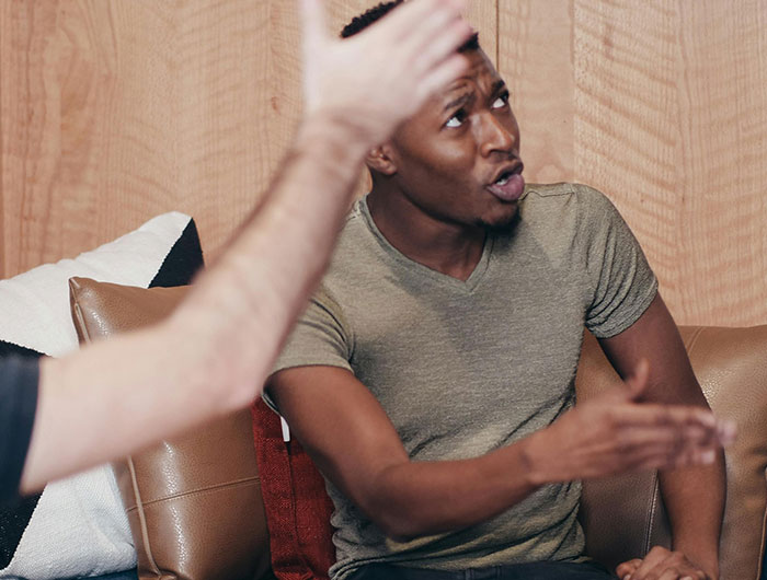 Woman Discovers Roommate’s “Gross” Habit, Gets Accused Of Disrespecting Her Culture Woman Discovers Roommate’s “Gross” Habit, Gets Accused Of Disrespecting Her Culture