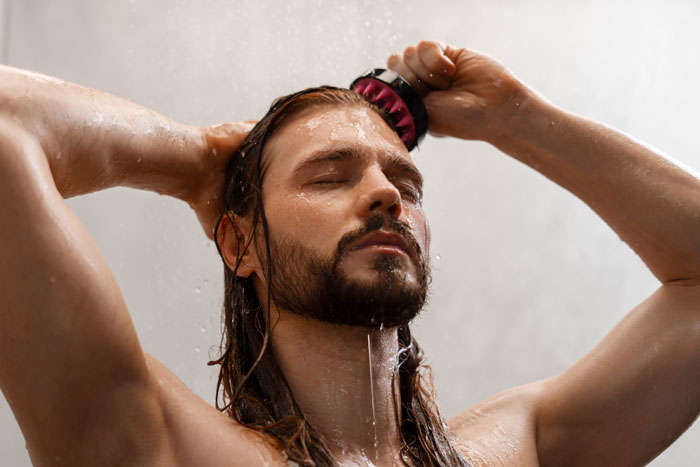 "I Can Smell It From Here": Man Who Hasn't Used Shampoo For 8 Years Reveals Remarkable Results "I Can Smell It From Here": Man Who Hasn't Used Shampoo For 8 Years Reveals Remarkable Results