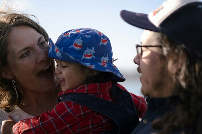 Husband Hates Wife's Parenting Methods, Considers Divorce After Teacher's Call Husband Hates Wife's Parenting Methods, Considers Divorce After Teacher's Call