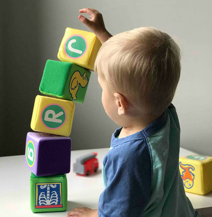 Husband Hates Wife's Parenting Methods, Considers Divorce After Teacher's Call Husband Hates Wife's Parenting Methods, Considers Divorce After Teacher's Call