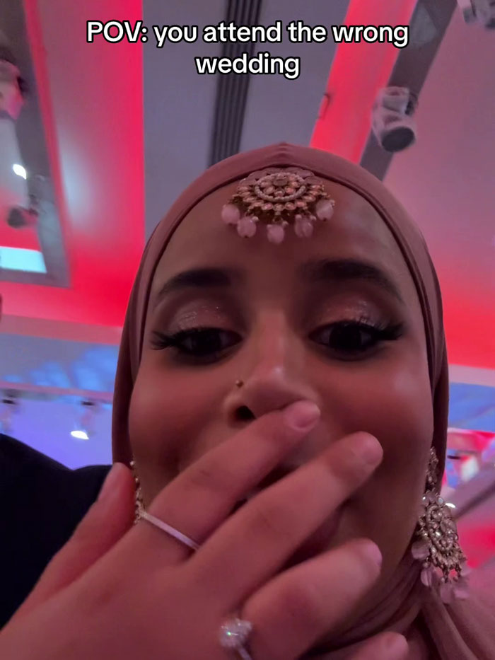 Woman Crashes Strangers&rsquo; Wedding By Accident, Later Receives Rude Message From Bride