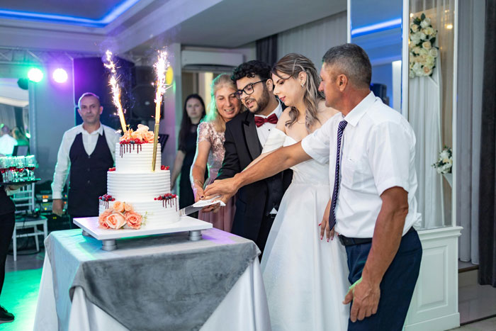 Woman Crashes Strangers&rsquo; Wedding By Accident, Later Receives Rude Message From Bride