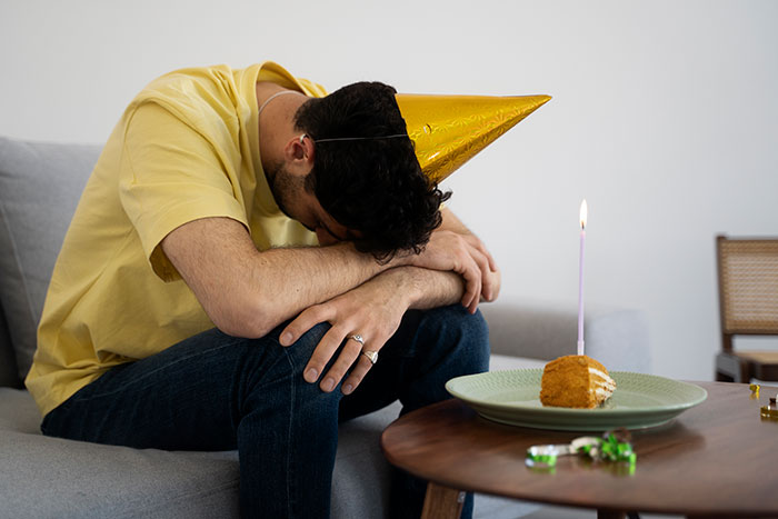 Woman Cancels BF&rsquo;s Party Because He Was Late, Gets A Text From His Mom