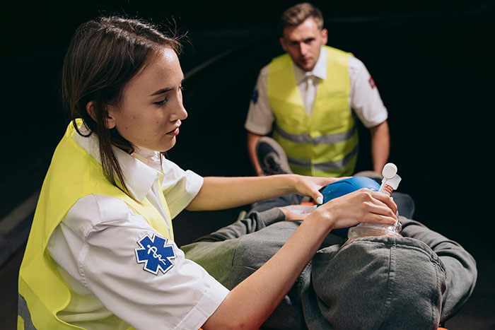 Woman Decides To Move Out After Roommates Find Out Her Salary: "Been Struggling To Pay Rent" Woman Decides To Move Out After Roommates Find Out Her Salary: "Been Struggling To Pay Rent"