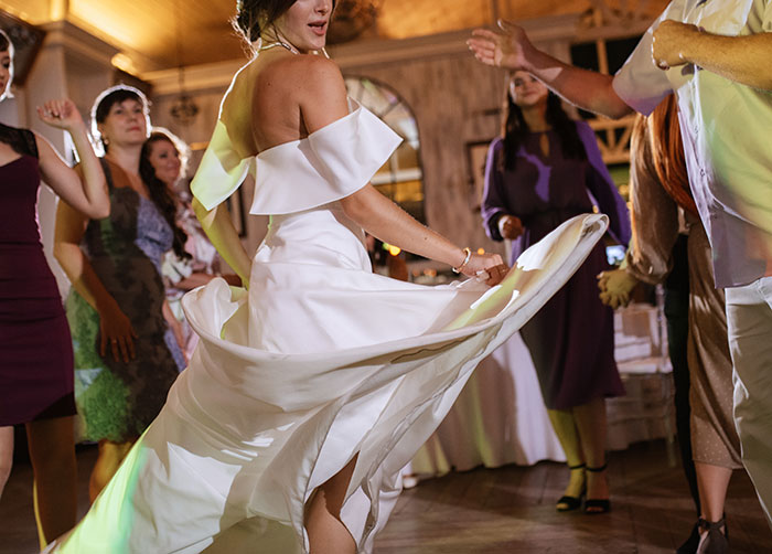 &ldquo;My Niece Was Ugly&rdquo;: Teen Wears White To Aunt&rsquo;s Wedding, Ends Up Photoshopped In The Pictures