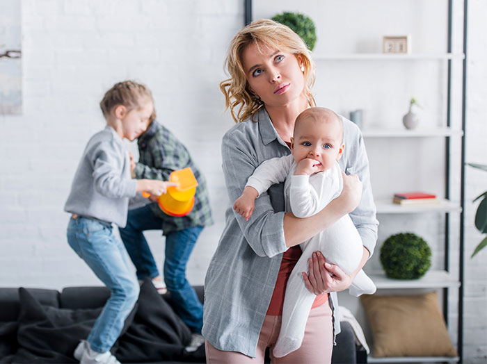 SIL Expects Child-Free Woman To Help Her Out With 6 Kids: "Every Time I Would Say No"