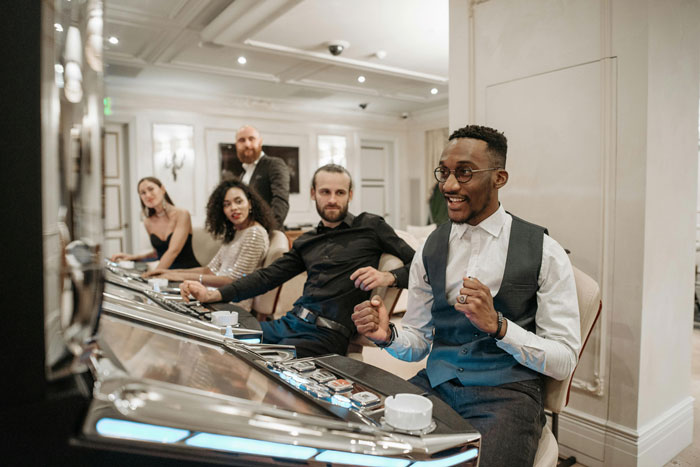 "They Will Be Banning Me And Paying Me Out!": Guy Gets His Cash After Casino Tries Cheating Him "They Will Be Banning Me And Paying Me Out!": Guy Gets His Cash After Casino Tries Cheating Him