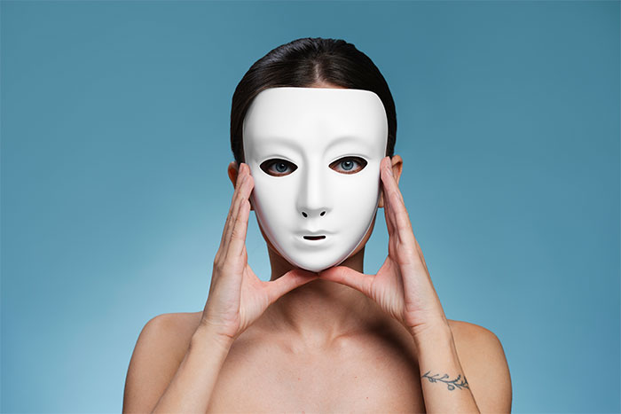 “Nothing Like Being Gifted Debt”: 35 People Share The Worst Presents They Received