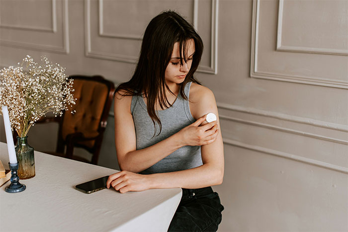 Mom Insists Daughter&rsquo;s Disease Isn&rsquo;t Excuse To Ignore Chores, The Internet Is Divided