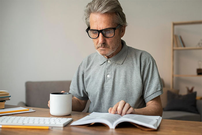 Cheater Wrecks His Family, Then Expects Ex To Get A Gift For His Affair Kid, Gets A Reality Check Cheater Wrecks His Family, Then Expects Ex To Get A Gift For His Affair Kid, Gets A Reality Check