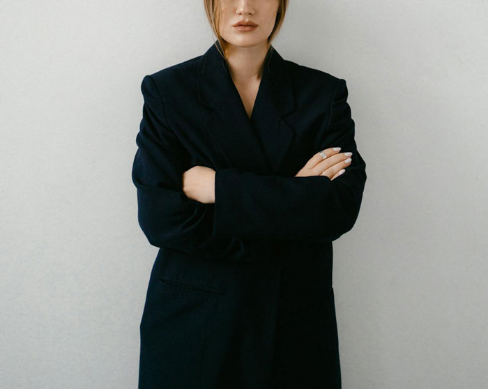 Woman Considers Kicking 19YO Daughter Out After She Ruins Her Stepdad’s Life & Ends Marriage Woman Considers Kicking 19YO Daughter Out After She Ruins Her Stepdad’s Life & Ends Marriage