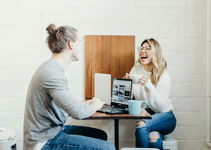 30 Hilarious Ways People Around The World Clock An American Instantly