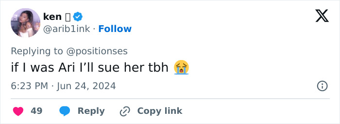 Tweet criticizing Ariana Grande impersonator for mimicking her look. Tweet criticizing Ariana Grande impersonator for mimicking her look.