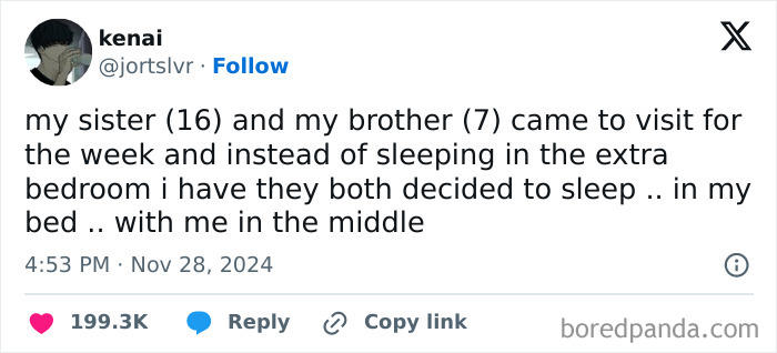 Humorous Thanksgiving tweet about siblings choosing to sleep in the same bed.