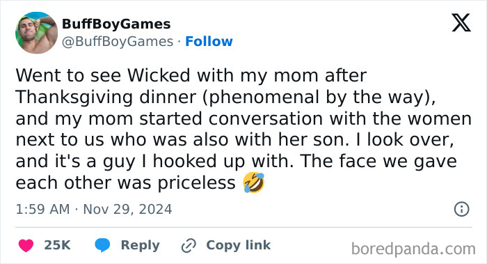 Funny Thanksgiving tweet about an awkward encounter at the theater shared by BuffBoyGames.