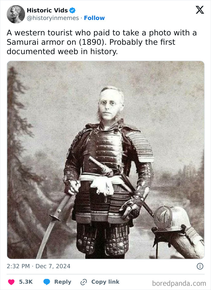 Historical meme with a Western tourist in Samurai armor, humorously depicting cultural fascination in 1890.