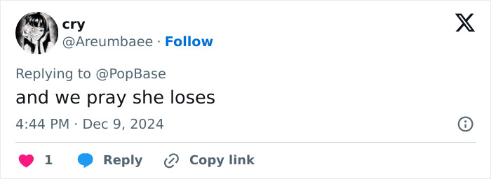 "Look At All The Photoshop": Ariana Grande's Golden Globes Nomination Sparks Backlash