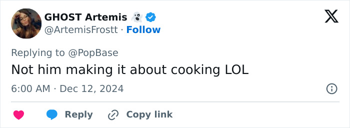 Tweet humorously referencing Gordon Ramsay's comment about cooking and Selena Gomez.