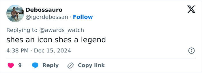 Screenshot of a tweet praising someone as an icon and a legend, related to Nicole Kidman's premiere behavior.