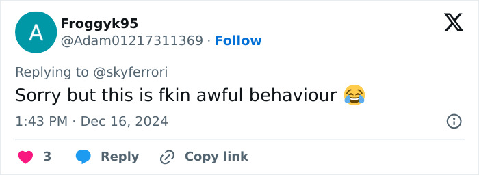 Tweet criticizing alleged rude behavior with laughing emoji.