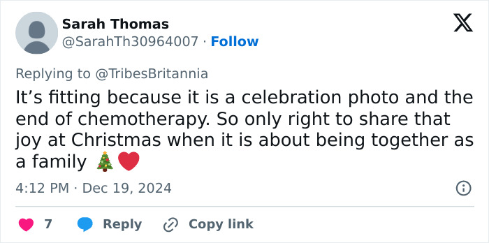 Screenshot of a tweet by Sarah Thomas praising a Christmas card, mentioning celebration and family togetherness. Screenshot of a tweet by Sarah Thomas praising a Christmas card, mentioning celebration and family togetherness.