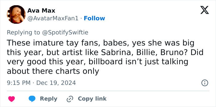 A tweet discussing Taylor Swift ranking 3rd among greatest pop stars, mentioning other artists.