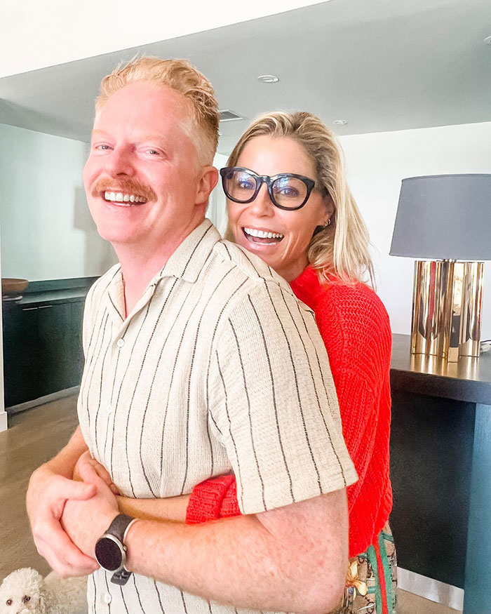 &lsquo;Modern Family&rsquo; Siblings Julie Bowen, Jesse Tyler Ferguson Rush Kids To The ER On Thanksgiving