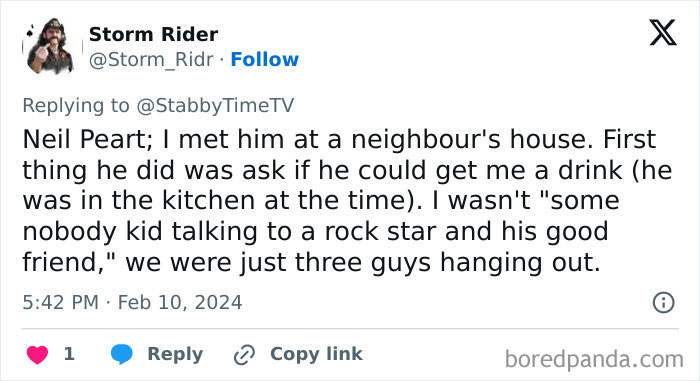 Tweet about a nice encounter shared by someone with a Hollywood celebrity at a neighbor's house.