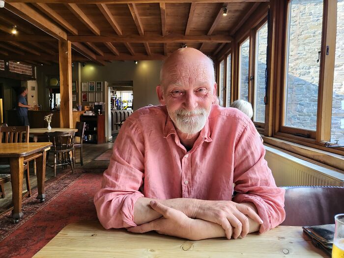 The World&rsquo;s 1st Poetry Pharmacy Cures People&rsquo;s Hearts, Minds, And Souls With Extraordinary Pills