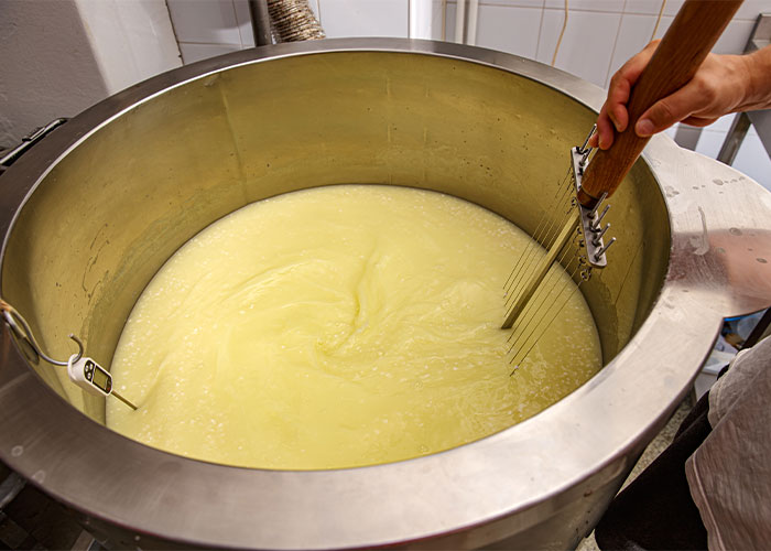 30 Hilarious Ways People Around The World Clock An American Instantly