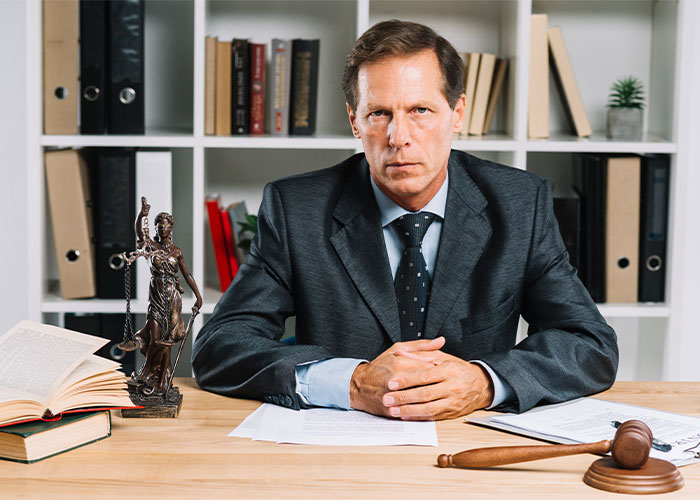 “Added 9 Years To A Short Sentence”: 50 Lawyers Recall The Stupidest Things Clients Have Done