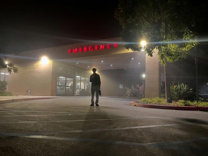 &lsquo;Modern Family&rsquo; Siblings Julie Bowen, Jesse Tyler Ferguson Rush Kids To The ER On Thanksgiving