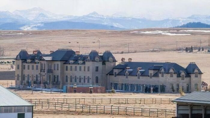 Esta enormidad al oeste de Calgary