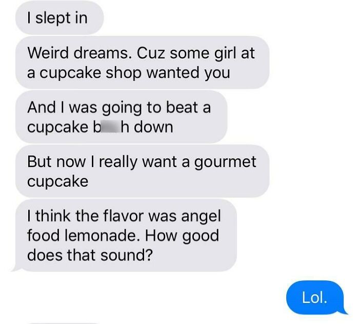 Text conversation about funny pregnancy situation involving cupcakes and weird dreams.