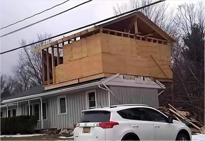 Funny-Construction-House-Fails-Pics