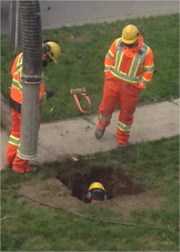 Just Your Everyday Dirt-Coffin. Argue All You Want, This Is Not Legal/Safe
