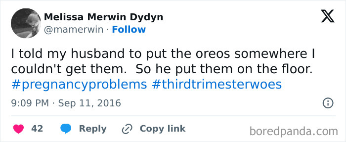 Tweet about funny pregnancy situations with Oreos as a snack dilemma.