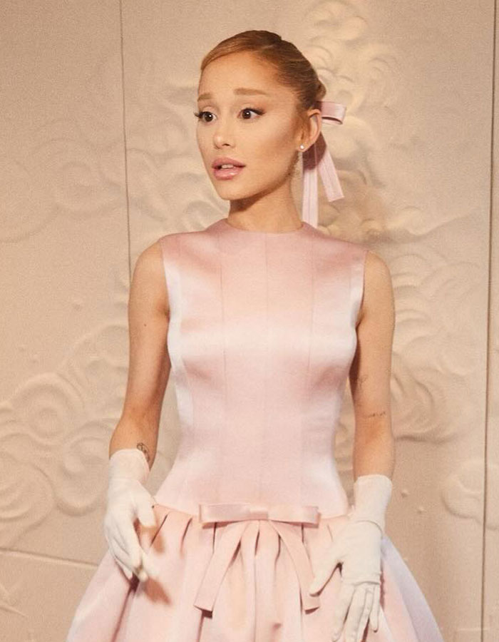 Planned Parenthood&rsquo;s &ldquo;Hilarious&rdquo; Take On The &lsquo;Wicked&rsquo; Movie Poster Has Fans Going Crazy