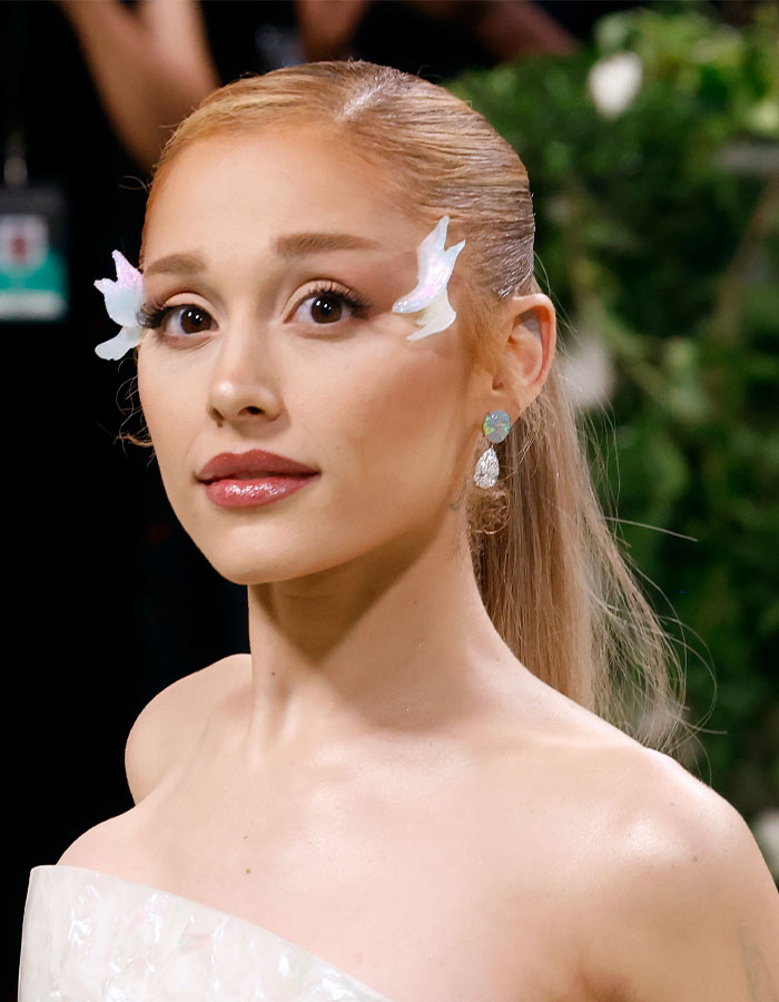 Planned Parenthood&rsquo;s &ldquo;Hilarious&rdquo; Take On The &lsquo;Wicked&rsquo; Movie Poster Has Fans Going Crazy