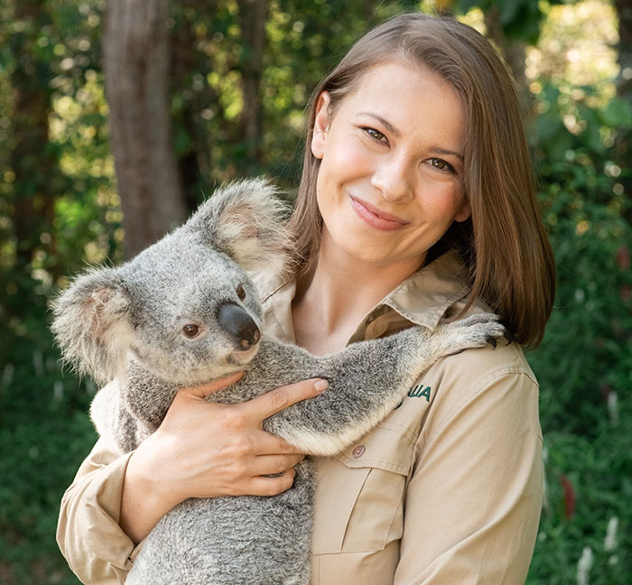 Bindi Irwin Says She Wants People To Stop Asking About Her Second Child: “It Broke My Heart” Bindi Irwin Says She Wants People To Stop Asking About Her Second Child: “It Broke My Heart”