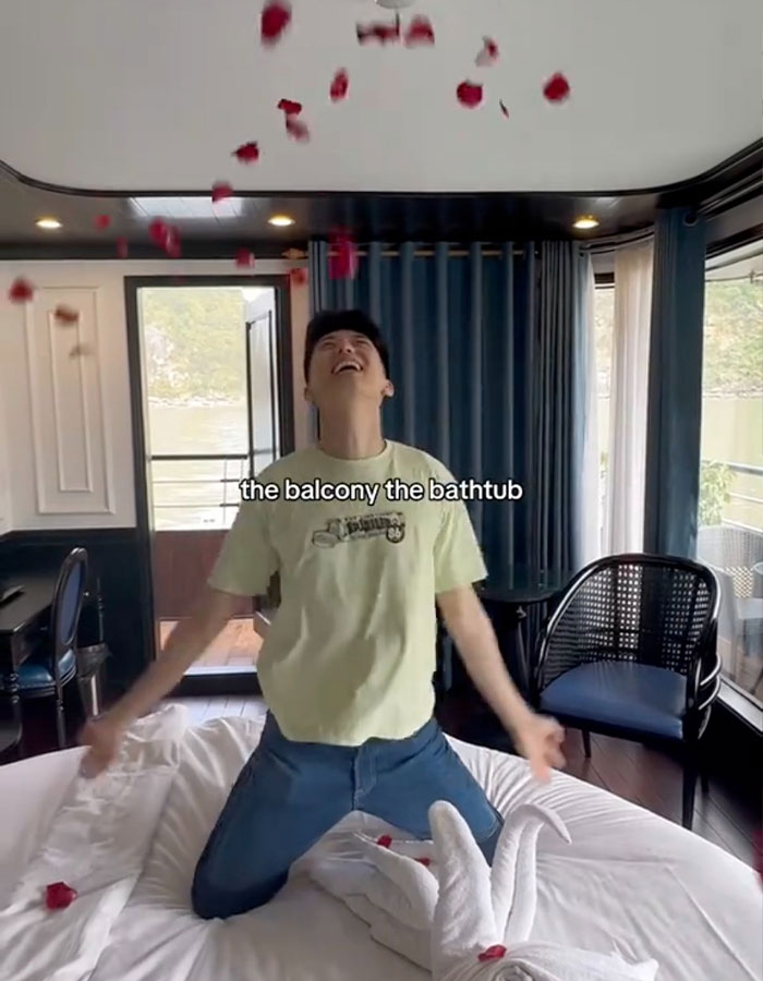 Couple’s Hilarious Scheme Of Pretending To Be Married On Vacation Leads To Embarrassing Moment Couple’s Hilarious Scheme Of Pretending To Be Married On Vacation Leads To Embarrassing Moment