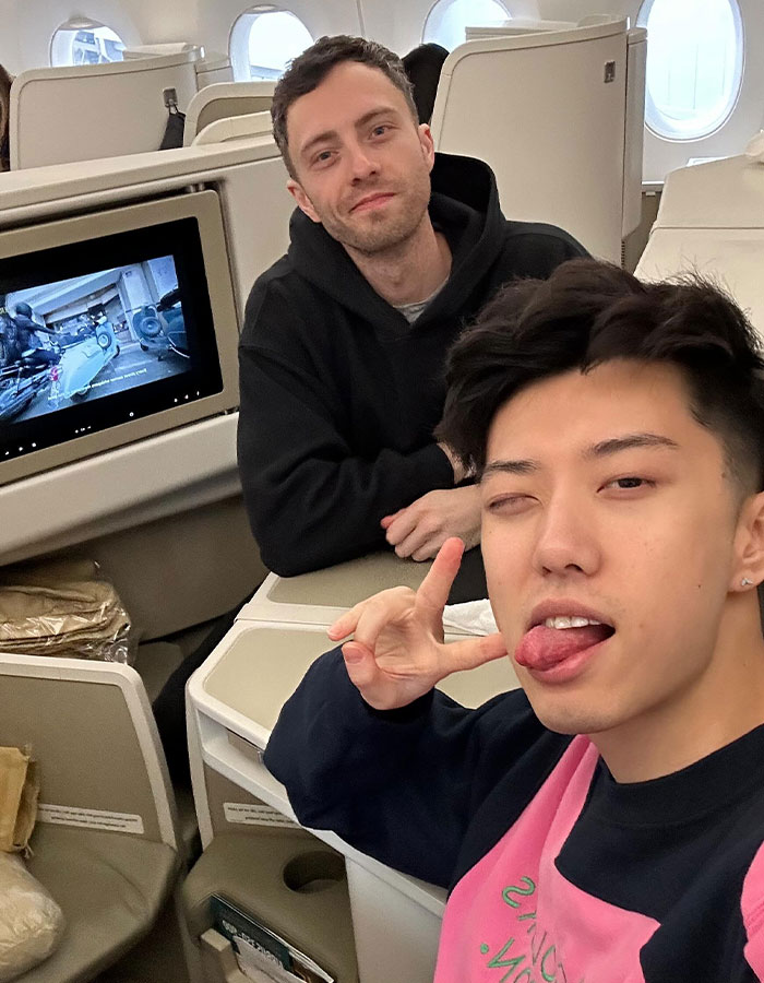 Couple’s Hilarious Scheme Of Pretending To Be Married On Vacation Leads To Embarrassing Moment Couple’s Hilarious Scheme Of Pretending To Be Married On Vacation Leads To Embarrassing Moment