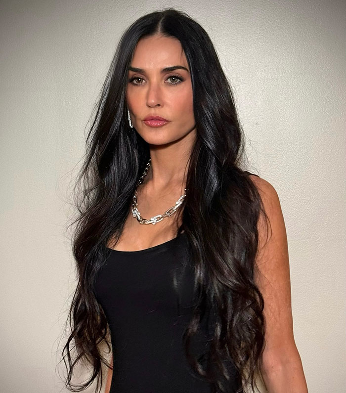 “Tough Standard”: Demi Moore, 62, Sparks Debate On Women Aging After Making Stunning Appearance “Tough Standard”: Demi Moore, 62, Sparks Debate On Women Aging After Making Stunning Appearance