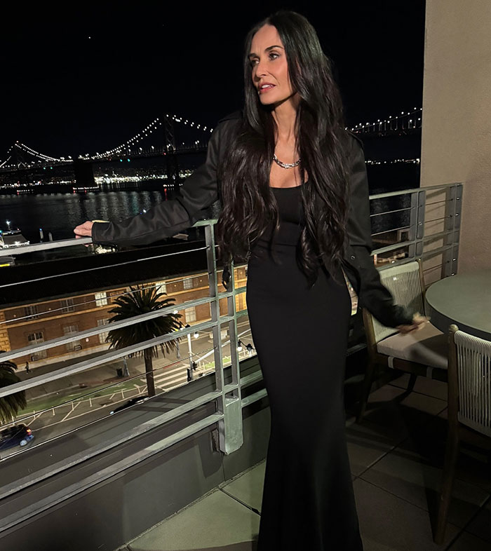 “Tough Standard”: Demi Moore, 62, Sparks Debate On Women Aging After Making Stunning Appearance “Tough Standard”: Demi Moore, 62, Sparks Debate On Women Aging After Making Stunning Appearance