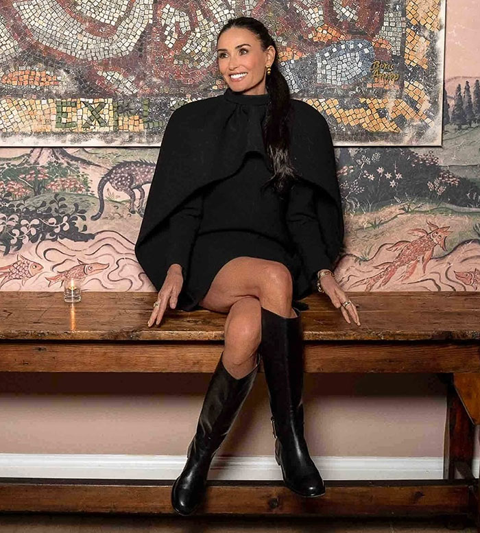 “Tough Standard”: Demi Moore, 62, Sparks Debate On Women Aging After Making Stunning Appearance “Tough Standard”: Demi Moore, 62, Sparks Debate On Women Aging After Making Stunning Appearance