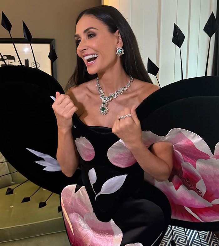 “Tough Standard”: Demi Moore, 62, Sparks Debate On Women Aging After Making Stunning Appearance “Tough Standard”: Demi Moore, 62, Sparks Debate On Women Aging After Making Stunning Appearance