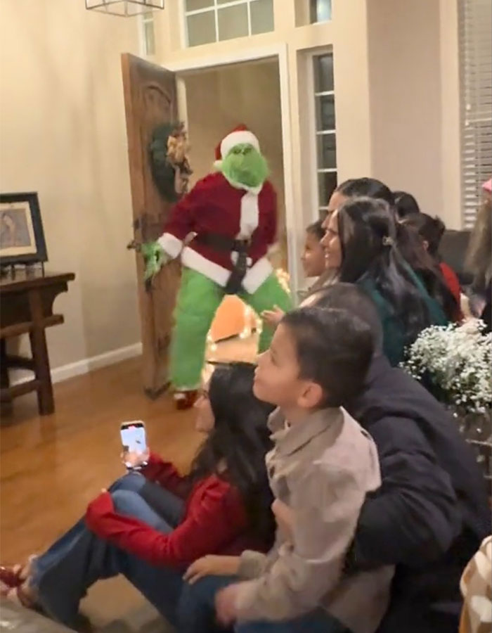 &ldquo;So Mean&rdquo;: Parents Slammed Over Controversial Grinch Trend That Leaves Children In Tears