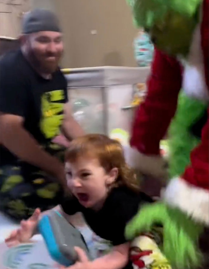 &ldquo;So Mean&rdquo;: Parents Slammed Over Controversial Grinch Trend That Leaves Children In Tears