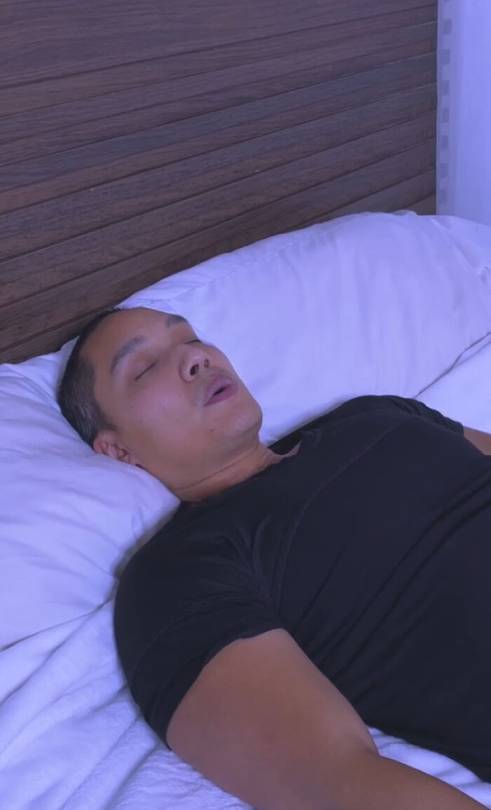 Military Sleep Method Helps You Fall Asleep In 2 Minutes: &ldquo;It Definitely Works&rdquo;